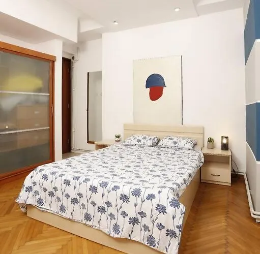 公寓 1 Bdrm In Center