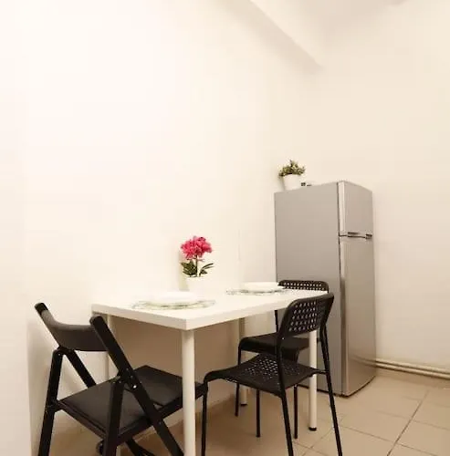 公寓 1 Bdrm In Center *