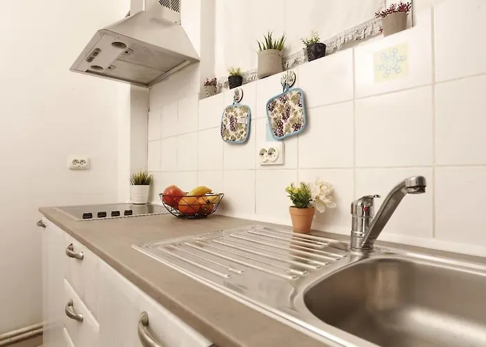 1 Bdrm In Center Lejlighed *