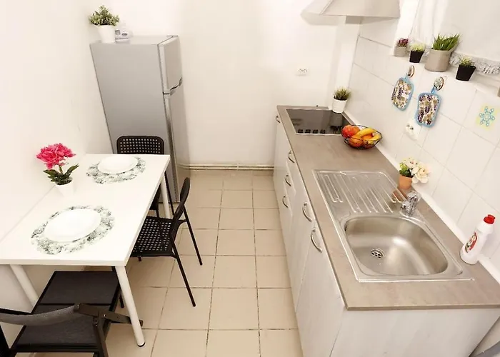 1 Bdrm In Center 布加勒斯特